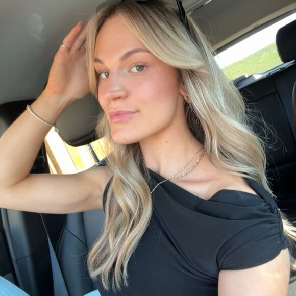 Meet your Posher, Ali - Picture 2 of 5